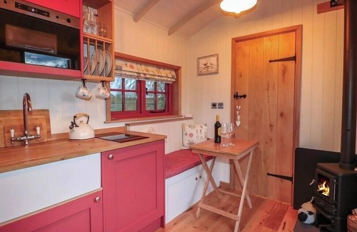 Bottesford Cabin | Bonnie's Shepherd's Lodge Retreat & Wellness