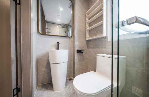 Hong Kou Apartment | Book and Bed - Quyang Apartment