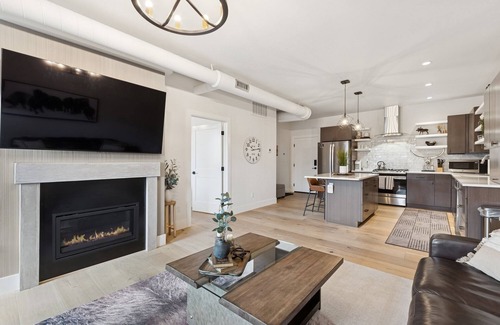 Whitefish Condo | Book for Holidays! Pet-Friendly Condo in Downtown Whitefish! Nearby Shops!