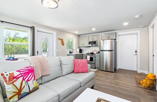 Siesta Key Condo | 🦩Book Me Baby! Wildflower Inn Siesta Key #3 Orchid🦩