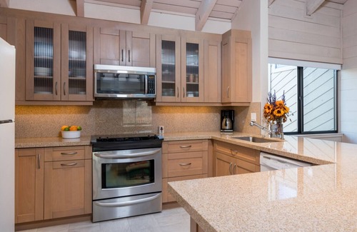 Sun Valley House | Book Now for a Festive Getaway! Condo with Mountain Views and Shared Hot Tub