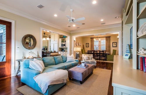 Cottage District House | Book Now for Fall Stays! Cottage District, Rooftop Deck, Lake Views, Carriage House!