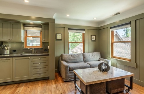 Homewood Cottage | Book Now for Fall! Newly Updated! Close to Lake and Ski! Community Fire Pit!
