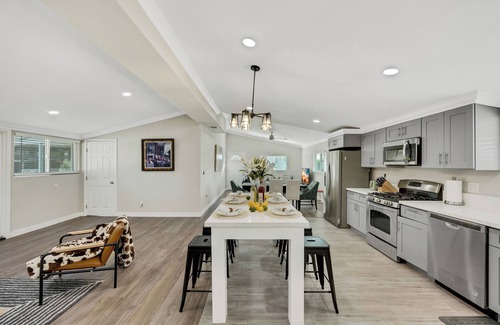 Southwest Anaheim House | BOOK NOW! Your vacation awaits your home for Disneyland and OC destinations.