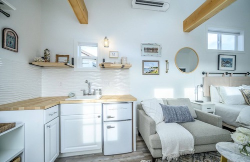 McMinnville Cottage | Book the Coastal Cottage at The Boutique Retreat in downtown McMinnville.