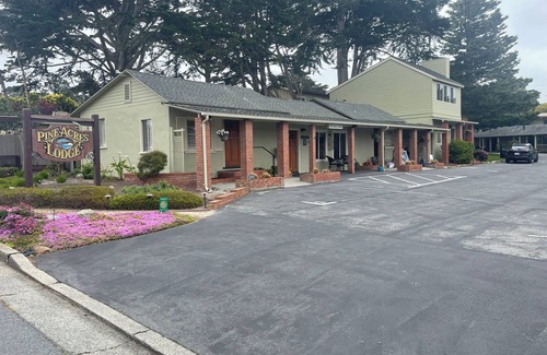 Pacific Grove Condo | Book the week of the Monterey Jazz Festival 9-17 to 9-22 & Escape the high heat!