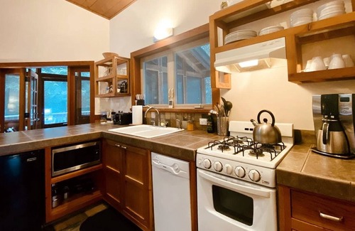 Ashland Cabin | BookStayHop - #1B Soda Mountain ~ Green Springs Cabins ~ Jacuzzi Tub~ Kitchen~