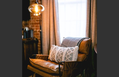 Jacksonville House | BookStayHop- Jacksonville Inn 1,2 and Station House A, B