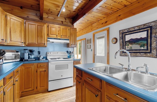 Ocean Point House | Boothbay Birch Cottage, near Botanical Gardens