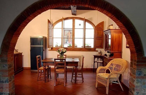 Bucine House | Borgo Bello G: A characteristic and welcoming two-story apartment in the characteristic style of the Tuscan countryside.
