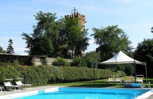 Bucine House | Borgo Bello I: An elegant and welcoming apartment in the characteristic style of the Tuscan countryside.