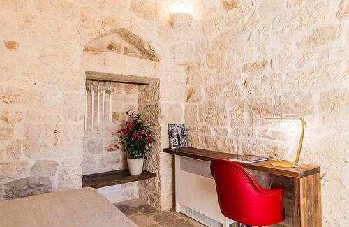 Cisternino Hotel | Borgo Canonica