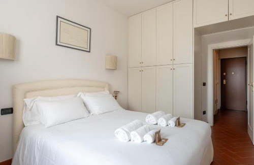 Sant' Ambrogio Apartment | Borgo la Croce 1830 Heritage Apartment