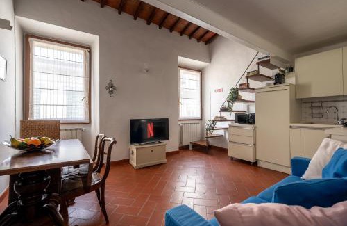 Sant' Ambrogio Apartment | Borgo la Croce 1830 Heritage Apartment