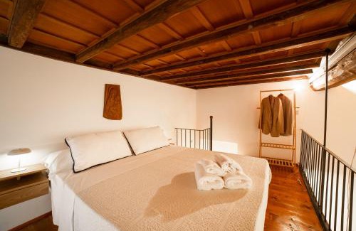 Rione XIV Borgo Apartment | Borgo Pio 64 - Vatican City