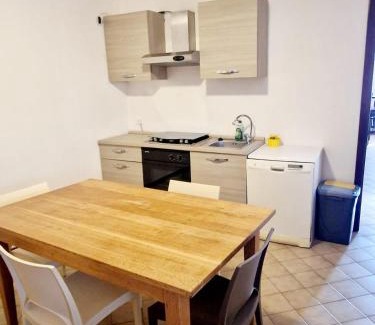 Roe Apartment | BORGO VOLCIANO GARDA LAKE APP.2