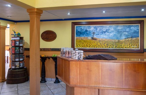 Brackenhurst House | Borisimo's Guest House Alberton