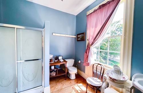 Montgomery Bed & Breakfast | Borland House Inn