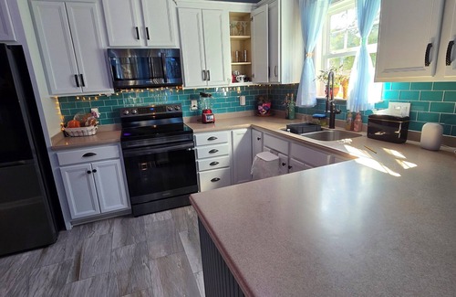 Murfreesboro House | Boro Breeze Island Escape - Cozy, Close, Amenities, Sleeps 8