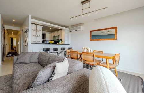 Kabatas Apartment | Bosphorus View: Spacious 3-bedroom apartment in lovely Istanbul with AC