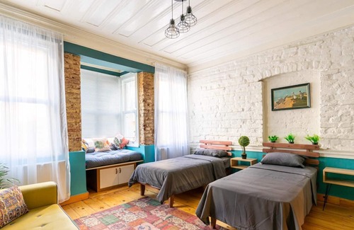 Balat Villa | Botanical House in Town Square