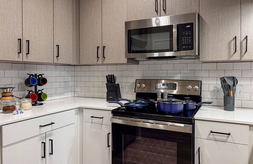 Boise Apartment | Botanicals & Cattle Vibes | Unique Vista Escape