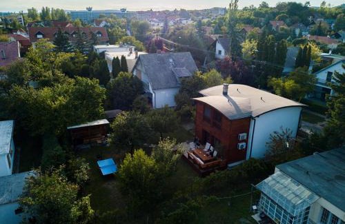 Balatonfured House | Botond haz