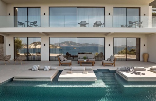 Marathias Villa | Bougainvillea Essence Villa