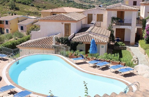 Tanaunella Apartment | Bouganvillage Two-room apartment sleeps 4, WIFI, A.C