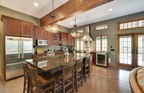 Lake Harmony Villa | Boulder Lodge Waterpark & Ski Resort -Big Boulder & Jack Frost-Hot Tub-GameRoom