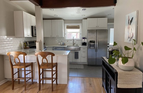Bouldin House | Bouldin Creek Minutes to ACL, SXSW, Zilker Park, SoCo & Downtown - Pet Friendly