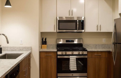 Tempe Apartment | Boulevard Stays Modern Tempe 1BR ASU Pool, Gym 08