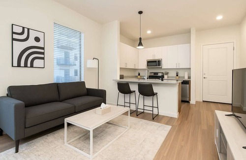 Tempe Apartment | Boulevard Stays Modern Tempe 1BR ASU Pool, Gym 08