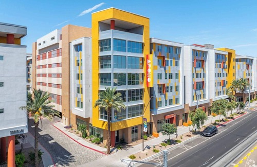 Tempe Apartment | Boulevard Stays Modern Tempe 1BR ASU Pool, Gym 08