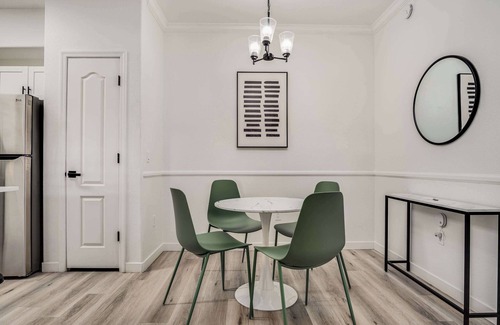 Chandler Apartment | Boulevard Stays Quiet Modern 2BR Pickleball, Pool, Parking, Gym 03