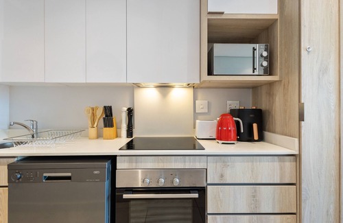 Umhlali Apartment | Boulevard Suites Studio - Rooftop Pool - BBQ