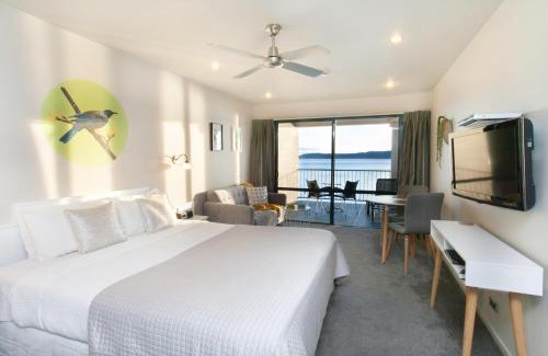 Waipahihi Hotel | Boulevard Waters