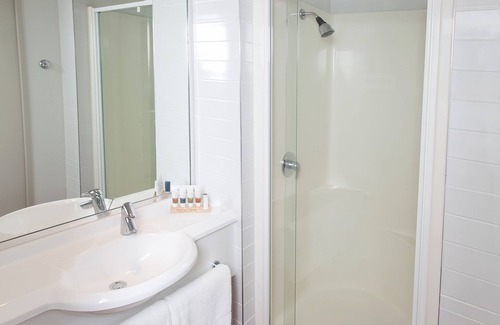 Waipahihi Hotel | Boulevard Waters
