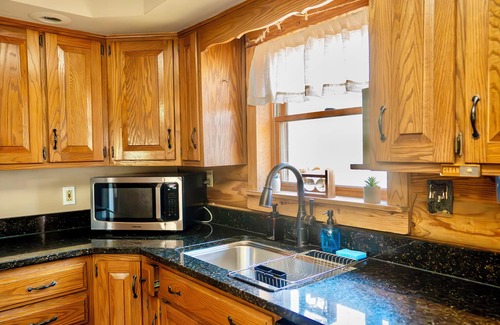 Mount Saint Francis Cabin | Bourbon Trail Cabin Sleeps 10 A+ Rated Comfort Spacious & Secluded Retreat