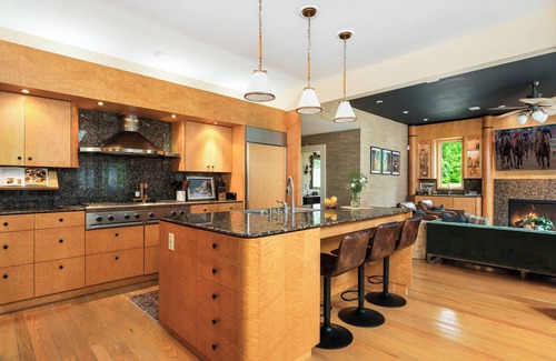 Frankfort House | BourbonTrail:Golf Sim,SpeakEZ,Sauna,HotTub,Slps 14