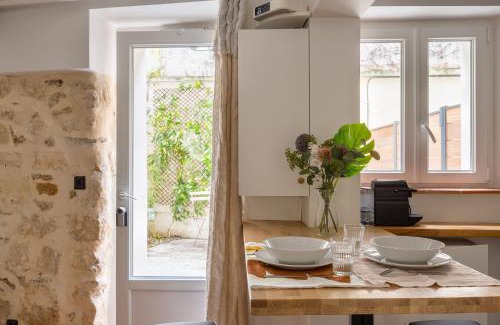 Montmartre Apartment | Boutik Boheme Le jardin Montmartre