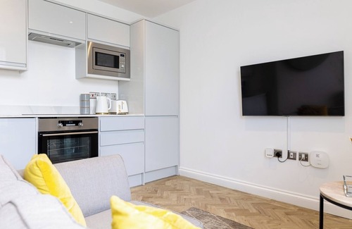 Riverside Condo | Boutique 1 Bed Apartment City Centre