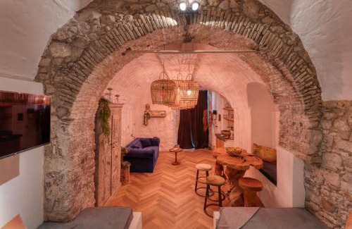 Old Town Apartment | Boutique Apartment Bucanieri Luxury Room - Happy Rentals