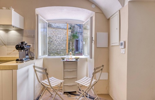 Old Town Apartment | Boutique Apartment Casa Del Nobile, Ventimiglia, Italy