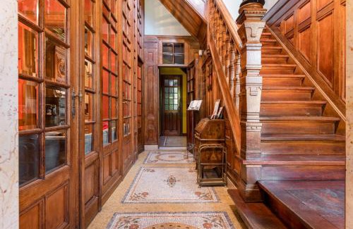 Zurenborg Apartment | Boutique Baron Osy Suite Four Garden