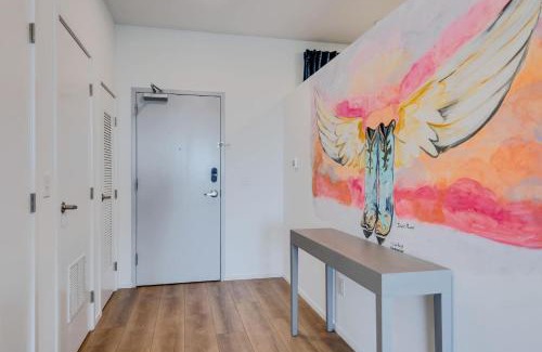 North Capitol House | Boutique Condo On Nashville Riverfront- Park Free