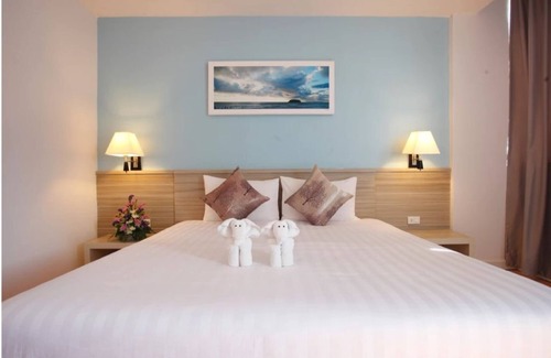 Karon Hotel | * Boutique hotel superior room #19, 3 min walk to karon beach *