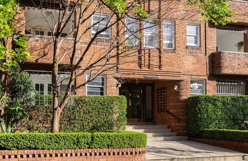 Potts Point Apartment | Boutique Stay in Sydney's Eastern Suburbs, Steps From City Icons with Parking