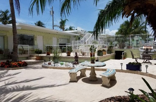 Ocean Ridge Apartment | Boutique Style Apartment in dream location with pool 200 meters from the beach CB 12