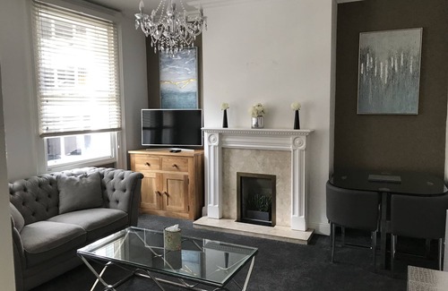 Worcester Apartment | Boutique Suites Worcester - Tudor Suite